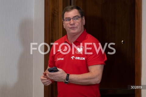  11.11.2025 WARSZAWA<br />
KONFERENCJA PRASOWA REPREZENTACJI POLSKI PILKARZY<br />
N/Z JAN URBAN<br />
FOT. MARCIN BANASZKIEWICZ / FOTONEWS  