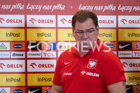  11.11.2025 WARSZAWA<br />
KONFERENCJA PRASOWA REPREZENTACJI POLSKI PILKARZY<br />
N/Z JAN URBAN<br />
FOT. MARCIN BANASZKIEWICZ / FOTONEWS  