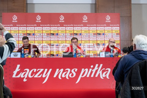  11.11.2025 WARSZAWA<br />
KONFERENCJA PRASOWA REPREZENTACJI POLSKI PILKARZY<br />
N/Z ROBERT LEWANDOWSKI JAN URBAN EMIL KOPANSKI<br />
FOT. MARCIN BANASZKIEWICZ / FOTONEWS  