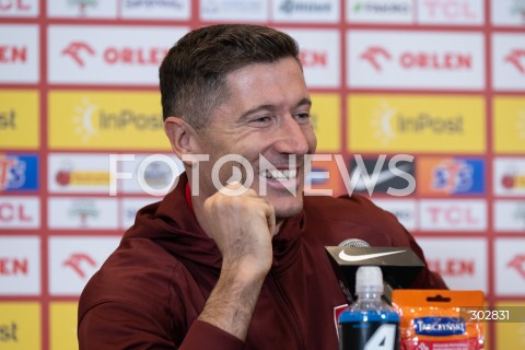  11.11.2025 WARSZAWA<br />
KONFERENCJA PRASOWA REPREZENTACJI POLSKI PILKARZY<br />
N/Z ROBERT LEWANDOWSKI<br />
FOT. MARCIN BANASZKIEWICZ / FOTONEWS  