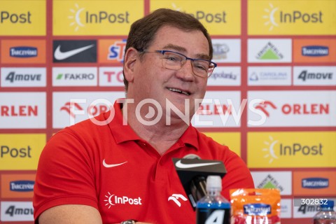  11.11.2025 WARSZAWA<br />
KONFERENCJA PRASOWA REPREZENTACJI POLSKI PILKARZY<br />
N/Z JAN URBAN<br />
FOT. MARCIN BANASZKIEWICZ / FOTONEWS  
