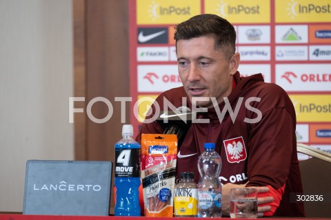  11.11.2025 WARSZAWA<br />
KONFERENCJA PRASOWA REPREZENTACJI POLSKI PILKARZY<br />
N/Z ROBERT LEWANDOWSKI<br />
FOT. MARCIN BANASZKIEWICZ / FOTONEWS  