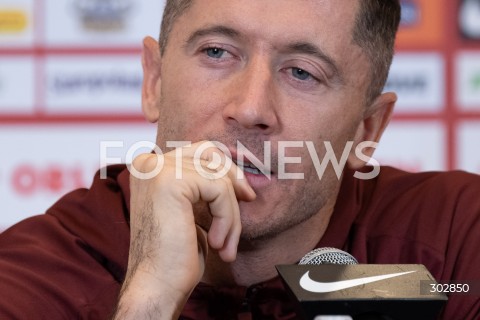  11.11.2025 WARSZAWA<br />
KONFERENCJA PRASOWA REPREZENTACJI POLSKI PILKARZY<br />
N/Z ROBERT LEWANDOWSKI<br />
FOT. MARCIN BANASZKIEWICZ / FOTONEWS  