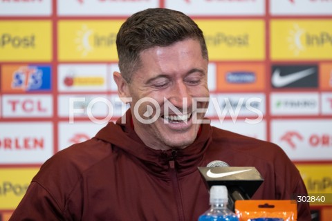  11.11.2025 WARSZAWA<br />
KONFERENCJA PRASOWA REPREZENTACJI POLSKI PILKARZY<br />
N/Z ROBERT LEWANDOWSKI<br />
FOT. MARCIN BANASZKIEWICZ / FOTONEWS  