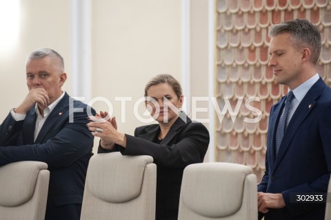  12.11.2025 WARSZAWA<br />
POSIEDZENIE RADY MINISTROW<br />
N/Z BARBARA NOWACKA TOMASZ SIEMONIAK<br />
 