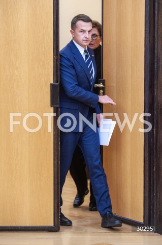  12.11.2025 WARSZAWA<br />
KONFERENCJA PO POSIEDZENIU RADY MINISTROW<br />
N/Z ADAM SZLAPKA<br />
 