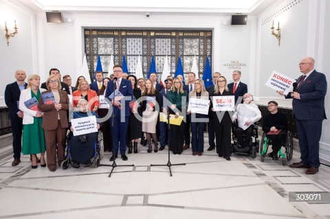 Dzień w Sejmie w Warszawie