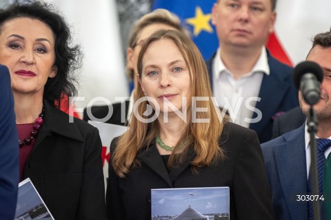  13.11.2025 WARSZAWA SEJM <br />
DZIEN W SEJMIE<br />
N/Z KATARZYNA PELCZYNSKA NALECZ EWA SCHADLER<br />
 