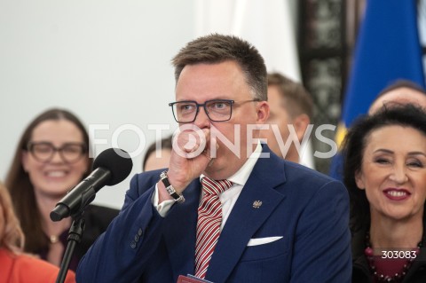  13.11.2025 WARSZAWA SEJM <br />
DZIEN W SEJMIE<br />
N/Z SZYMON HOLOWNIA<br />
 