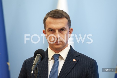  17.11.2025 WARSZAWA<br />
KONFERENCJA W KPRM<br />
N/Z ADAM SZLAPKA<br />
 