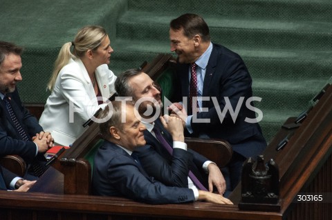  18.11.2025 WARSZAWA SEJM <br />
POSIEDZENIE SEJMU<br />
N/Z BARBARA NOWACKA RADOSLAW SIKORSKI WLADYSLAW KOSINIAK KAMYSZ PREMIER DONALD TUSK<br />
 