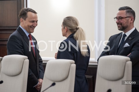  19.11.2025 WARSZAWA<br />
POSIEDZENIE RADY MINISTROW<br />
N/Z RADOSLAW SIKORSKI BARBARA NOWACKA MARCIN KULASEK<br />
 