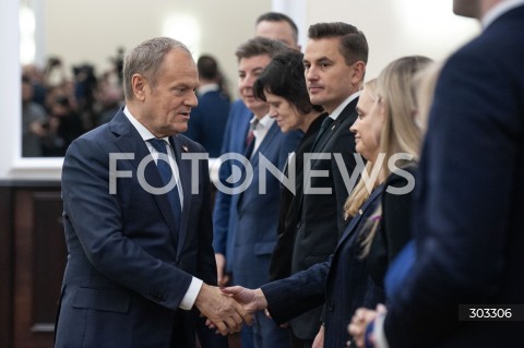  19.11.2025 WARSZAWA<br />
POSIEDZENIE RADY MINISTROW<br />
N/Z PREMIER DONALD TUSK ARKADIUSZ MYRCHA JOLANTA SOBIERANSKA GRENDA<br />
 