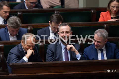  21.11.2025 WARSZAWA SEJM <br />
POSIEDZENIE SEJMU RP<br />
N/Z DONALD TUSK WLADYSLAW KOSINIAK KAMYSZ KRZYSZTOF GAWKOWSKI<br />
FOT. MARCIN BANASZKIEWICZ / FOTONEWS  