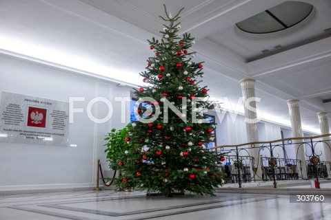  08.12.2025 WARSZAWA<br />BETLEJEMSKIE SWIATLO POKOJU W SEJMIE<br />N/Z SEJM CHOINKA<br /> 
