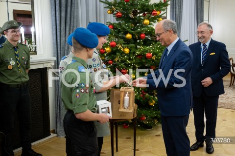  08.12.2025 WARSZAWA<br />BETLEJEMSKIE SWIATLO POKOJU W SEJMIE<br />N/Z MARSZALEK WLODZIMIERZ CZARZASTY JERZY WOZNIAK<br /> 