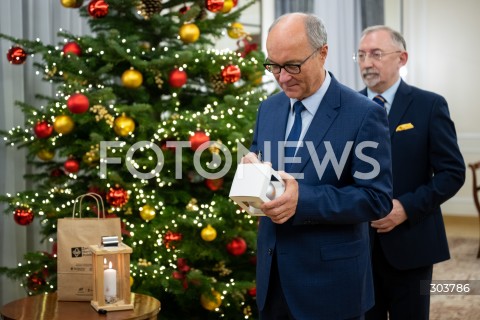  08.12.2025 WARSZAWA<br />BETLEJEMSKIE SWIATLO POKOJU W SEJMIE<br />N/Z MARSZALEK WLODZIMIERZ CZARZASTY JERZY WOZNIAK<br /> 