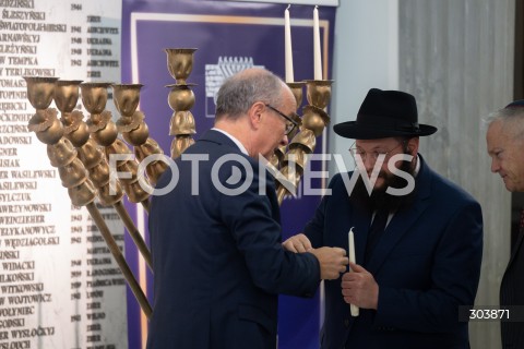  15.12.2025 WARSZAWA<br />UROCZYSTOSC ZAPALENIA MENORY CHANUKOWEJ W SEJMIE<br />N/Z WLODZIMIERZ CZARZASTY SZALOM DOW BER STAMBLER THOMAS ROSE<br /> 