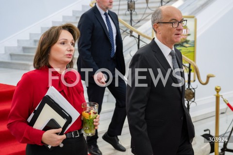  19.12.2025 WARSZAWA SEJM <br />DZIEN W SEJMIE<br />N/Z WLODZIMIERZ CZARZASTY MONIKA WIELICHOWSKA<br /> 