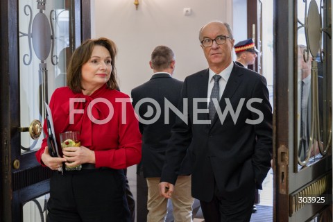  19.12.2025 WARSZAWA SEJM <br />DZIEN W SEJMIE<br />N/Z WLODZIMIERZ CZARZASTY MONIKA WIELICHOWSKA<br /> 