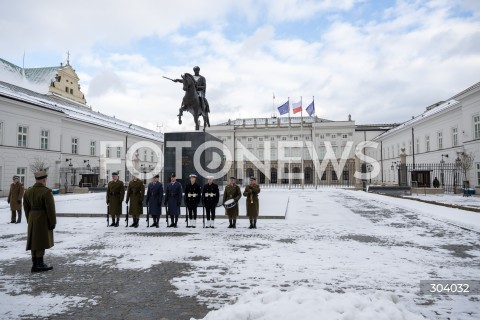  03.01.2026 WARSZAWA<br />UROCZYSTA ZMIANA FLAGI NAD PALACEM PREZYDENCKIM<br />N/Z PALAC PREZYDENCKI ZOLNIERZE<br /> 