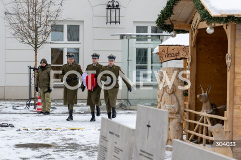  03.01.2026 WARSZAWA<br />UROCZYSTA ZMIANA FLAGI NAD PALACEM PREZYDENCKIM<br />N/Z PALAC PREZYDENCKI ZOLNIERZE<br /> 