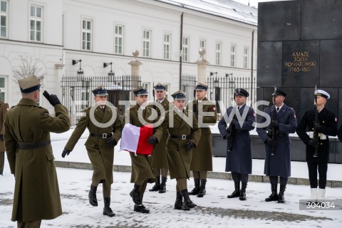  03.01.2026 WARSZAWA<br />UROCZYSTA ZMIANA FLAGI NAD PALACEM PREZYDENCKIM<br />N/Z PALAC PREZYDENCKI ZOLNIERZE<br /> 