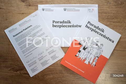  10.01.2026 WARSZAWA<br />PORADNIK BEZPIECZENSTWA W SKRZYNKACH POCZTOWYCH POLAKOW<br />N/Z PORADNIK BEZPIECZENSTWA<br /> 