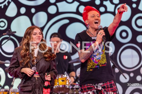  25.01.2026 WARSZAWA<br />34. FINAL WIELKIEJ ORKIESTRY SWIATECZNEJ POMOCY<br />N/Z MICHAL WISNIEWSKI MARTYNA MAJCHRZAK ICH TROJE<br />FOT. ANTONI BYSZEWSKI/FOTONEWS 