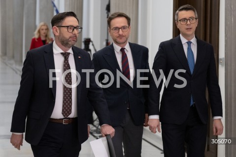  23.02.2026 WARSZAWA<br />KONFERENCJA PRASOWA EUROPOSLOW PIS<br />N/Z DANIEL OBAJTEK WALDEMAR BUDA PIOTR MULLER<br />FOT. MARCIN BANASZKIEWICZ/FOTONEWS  