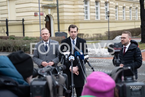  23.02.2026 WARSZAWA<br />KONFERENCJA PRASOWA TOBIASZA BOCHENSKIEGO<br />N/Z TOBIASZ BOCHENSKI MATEUSZ KURZAJEWSKI JACEK OZDOBA<br />FOT. MARCIN BANASZKIEWICZ/FOTONEWS  