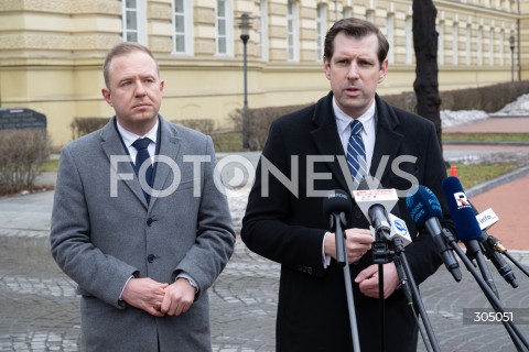  23.02.2026 WARSZAWA<br />KONFERENCJA PRASOWA TOBIASZA BOCHENSKIEGO<br />N/Z TOBIASZ BOCHENSKI MATEUSZ KURZAJEWSKI<br />FOT. MARCIN BANASZKIEWICZ/FOTONEWS  