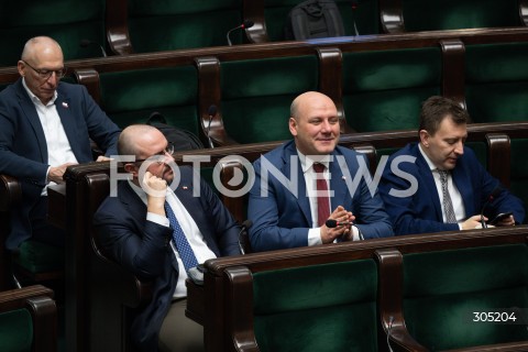  26.02.2026 WARSZAWA<br />POSIEDZENIE SEJMU<br />EXPOSE MINISTRA SPRAW ZAGRANICZNYCH<br />N/Z PAWEL JABLONSKI SZYMON SZYNKOWSKI VEL SEK LUKASZ SCHREIBER<br />FOT. MARCIN BANASZKIEWICZ/FOTONEWS  