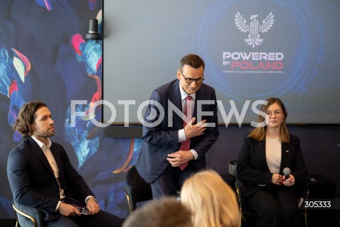 06.03.2026 WARSZAWA<br />KONFERENCJA MATEUSZA MORAWIECKIEGO POWERED BY POLAND<br />N/Z MATEUSZ MORAWIECKI ADAM CZARNECKI PAULINA MATYSIAK<br />FOT. MARCIN BANASZKIEWICZ/FOTONEWS  