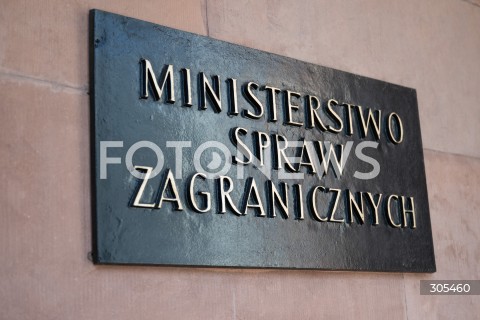  07.03.2026 WARSZAWA<br />KONFERENCJA PRASOWA MINISTRA SPRAW ZAGRANICZNYCH I MINISTRA SPORTU I TURYSTYKI<br />N/Z MINISTERSTWO SPRAW ZAGRANICZNYCH MSZ NAPIS TABLICA <br />FOT. MARCIN BANASZKIEWICZ/FOTONEWS  