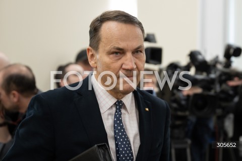  13.03.2026 WARSZAWA<br />NADZWYCZAJNE POSIEDZENIE RADY MINISTROW<br />N/Z RADOSLAW SIKORSKI<br />FOT. MARCIN BANASZKIEWICZ/FOTONEWS  