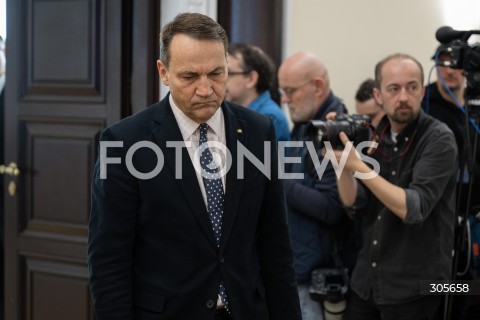 13.03.2026 WARSZAWA<br />NADZWYCZAJNE POSIEDZENIE RADY MINISTROW<br />N/Z RADOSLAW SIKORSKI<br />FOT. MARCIN BANASZKIEWICZ/FOTONEWS  