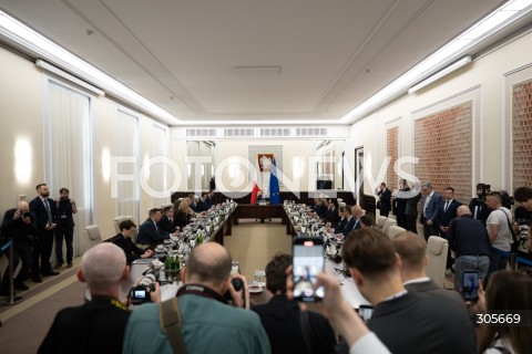  13.03.2026 WARSZAWA<br />NADZWYCZAJNE POSIEDZENIE RADY MINISTROW<br />N/Z PREMIER DONALD TUSK RADA MINISTROW<br />FOT. MARCIN BANASZKIEWICZ/FOTONEWS  