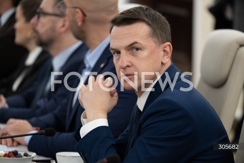  13.03.2026 WARSZAWA<br />NADZWYCZAJNE POSIEDZENIE RADY MINISTROW<br />N/Z ADAM SZLAPKA<br />FOT. MARCIN BANASZKIEWICZ/FOTONEWS  