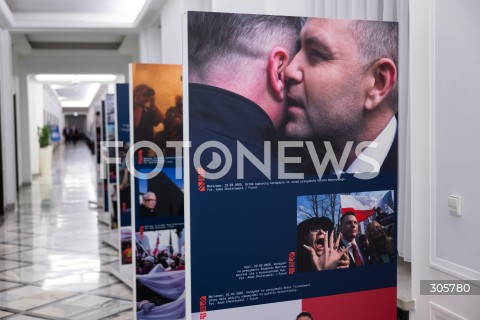  26.03.2026 WARSZAWA<br />POSIEDZENIE SEJMU<br />N/Z WYSTAWA ZDJEC ADAMA CHELSTOWSKIEGO<br />FOT. MARCIN BANASZKIEWICZ/FOTONEWS  