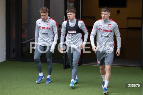 29.03.2026 WARSZAWA<br />TRENING REPREZENTACJI POLSKI W PILCE NOZNEJ<br />N/Z TOMASZ KEDZIORA OSKAR PIETRUSZEWSKI ARKADIUSZ PYRKA<br />FOT. MARCIN BANASZKIEWICZ/FOTONEWS  