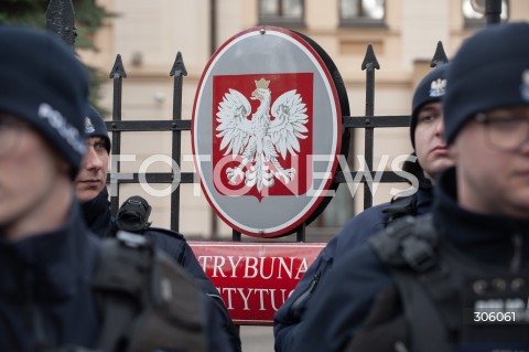  09.04.2026 WARSZAWA<br />TRYBUNAL KONSTYTUCYJNY<br />N/Z UCZESTNICY WYDARZENIA POLICJA TRYBUNAL KONSTYTUCYJNY<br /> 