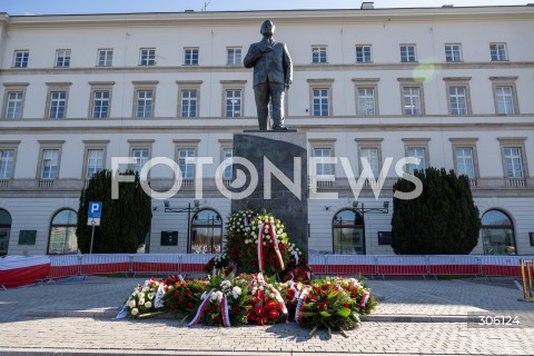 10.04.2026 WARSZAWA<br />OBCHODY ROCZNICY KATASTROFY SMOLENSKIEJ<br />N/Z POMNIK LECHA KACZYNSKIEGO<br />FOT. MARCIN BANASZKIEWICZ/FOTONEWS  