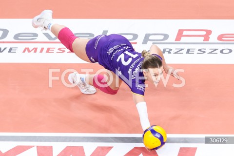  11.04.2026 RZESZOW <br />SIATKOWKA <br />TAURONLIGA LIGA SIATKOWKI KOBIET LSK 2025/2026 <br />CWIERCFINAL - MECZ NR 3<br />POLISH WOMEN VOLLEYBALL LEAGUE <br />MECZ KS DEVELOPRES RZESZOW - BKS BOSTIK ZGO BIELSKO BIALA<br />N/Z ALEKSANDRA SZCZYGLOWSKA OBRONA SYLWETKA <br /> 