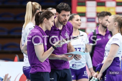  11.04.2026 RZESZOW <br />SIATKOWKA <br />TAURONLIGA LIGA SIATKOWKI KOBIET LSK 2025/2026 <br />CWIERCFINAL - MECZ NR 3<br />POLISH WOMEN VOLLEYBALL LEAGUE <br />MECZ KS DEVELOPRES RZESZOW - BKS BOSTIK ZGO BIELSKO BIALA<br />N/Z JELENA BLAGOJEVIC - I TRENER ( HEAD COACH ) SERHIJ SERHIY KAPELUS - II TRENER ( ASSISTANT COACH ) <br /> 