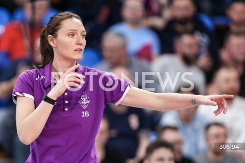  11.04.2026 RZESZOW <br />SIATKOWKA <br />TAURONLIGA LIGA SIATKOWKI KOBIET LSK 2025/2026 <br />CWIERCFINAL - MECZ NR 3<br />POLISH WOMEN VOLLEYBALL LEAGUE <br />MECZ KS DEVELOPRES RZESZOW - BKS BOSTIK ZGO BIELSKO BIALA<br />N/Z JELENA BLAGOJEVIC - I TRENER ( HEAD COACH ) SYLWETKA <br /> 