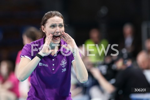  11.04.2026 RZESZOW <br />SIATKOWKA <br />TAURONLIGA LIGA SIATKOWKI KOBIET LSK 2025/2026 <br />CWIERCFINAL - MECZ NR 3<br />POLISH WOMEN VOLLEYBALL LEAGUE <br />MECZ KS DEVELOPRES RZESZOW - BKS BOSTIK ZGO BIELSKO BIALA<br />N/Z JELENA BLAGOJEVIC - I TRENER ( HEAD COACH ) ZLOSC EMOCJE SYLWETKA <br /> 