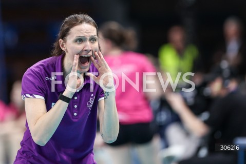  11.04.2026 RZESZOW <br />SIATKOWKA <br />TAURONLIGA LIGA SIATKOWKI KOBIET LSK 2025/2026 <br />CWIERCFINAL - MECZ NR 3<br />POLISH WOMEN VOLLEYBALL LEAGUE <br />MECZ KS DEVELOPRES RZESZOW - BKS BOSTIK ZGO BIELSKO BIALA<br />N/Z JELENA BLAGOJEVIC - I TRENER ( HEAD COACH ) ZLOSC EMOCJE SYLWETKA <br /> 