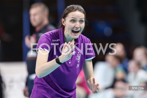 11.04.2026 RZESZOW <br />SIATKOWKA <br />TAURONLIGA LIGA SIATKOWKI KOBIET LSK 2025/2026 <br />CWIERCFINAL - MECZ NR 3<br />POLISH WOMEN VOLLEYBALL LEAGUE <br />MECZ KS DEVELOPRES RZESZOW - BKS BOSTIK ZGO BIELSKO BIALA<br />N/Z JELENA BLAGOJEVIC - I TRENER ( HEAD COACH ) ZLOSC EMOCJE SYLWETKA <br /> 