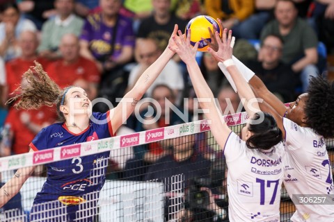  15.04.2026 RZESZOW <br />SIATKOWKA <br />TAURONLIGA LIGA SIATKOWKI KOBIET LSK 2025/2026 <br />FINAL - MECZ NR 1<br />POLISH WOMEN VOLLEYBALL LEAGUE <br />MECZ KS DEVELOPRES RZESZOW - PGE BUDOWLANI LODZ<br />N/Z KAROLINA DRUZKOWSKA TAYLOR BANNISTER <br /> 